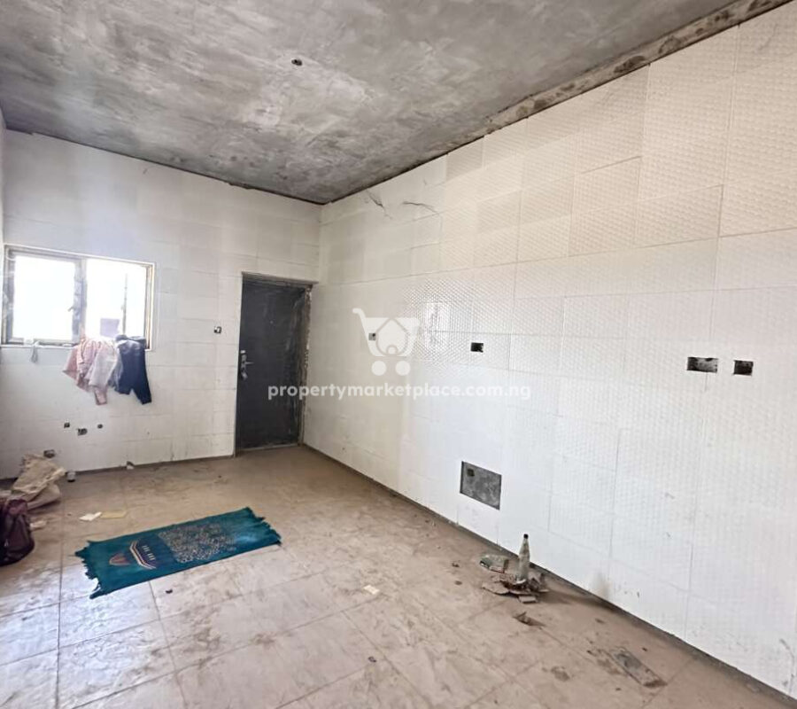 Luxury 3 bedroom flat in a nice area