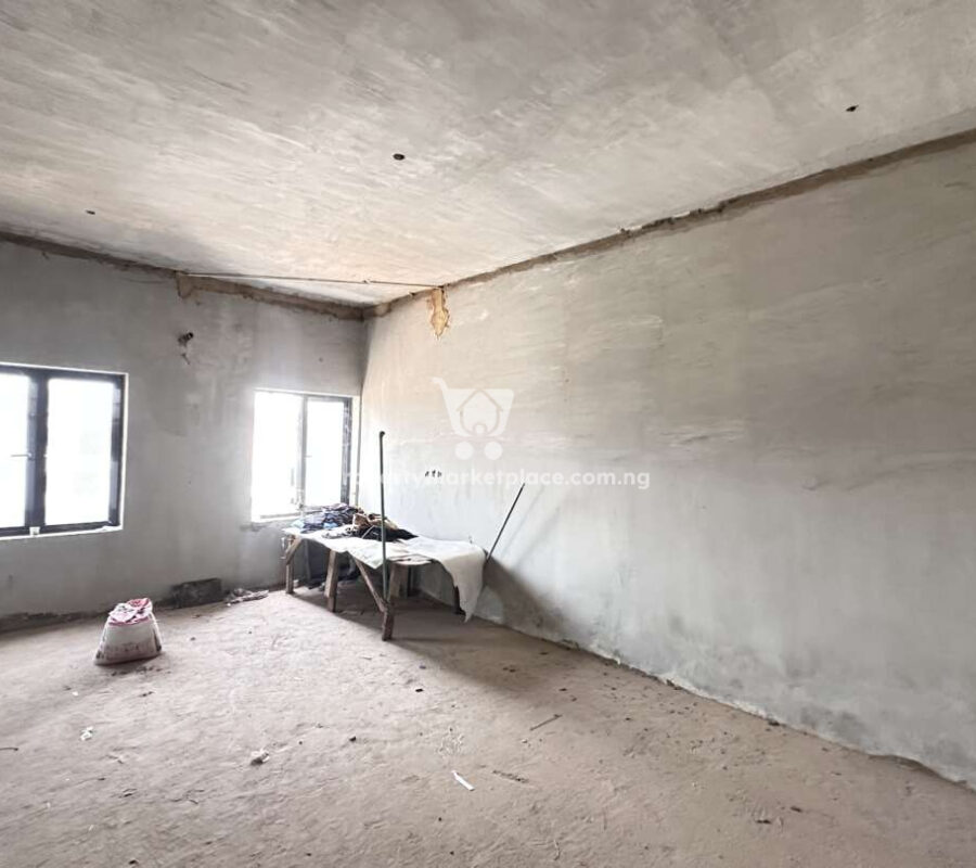 Luxury 3 bedroom flat in a nice area