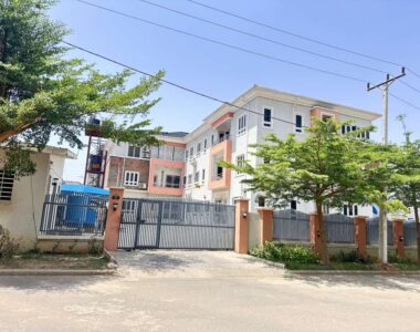 Luxurious 3 bedroom flat with Bq