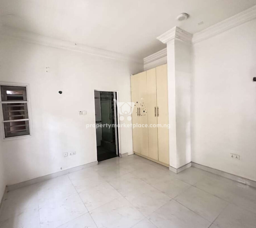 Luxurious 3 bedroom flat with Bq