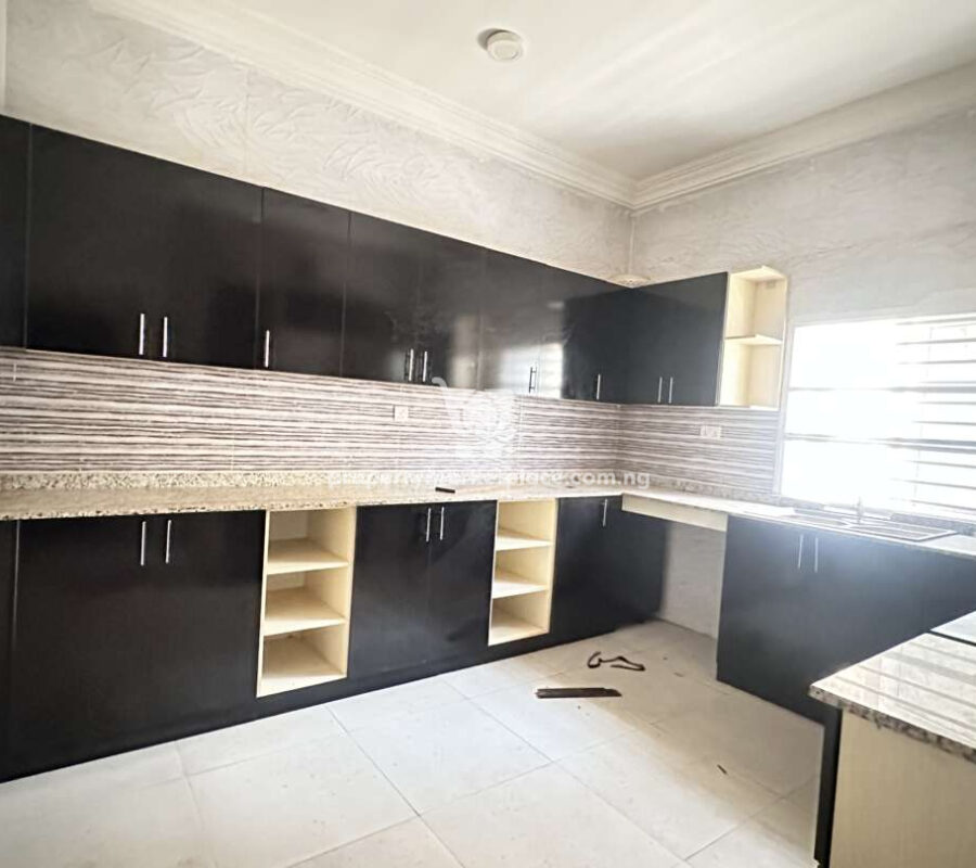 Luxurious 3 bedroom flat with Bq