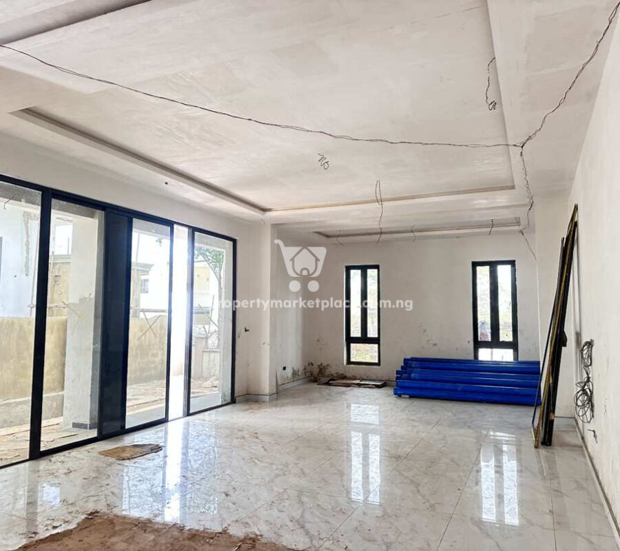 7 bedroom detached duplex with 2 rooms Bq