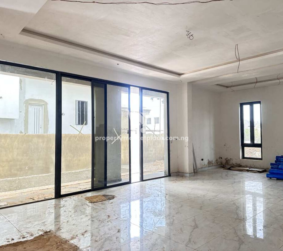 7 bedroom detached duplex with 2 rooms Bq