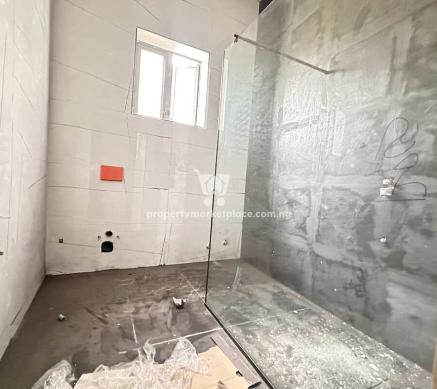 7 bedroom detached duplex with 2 rooms Bq