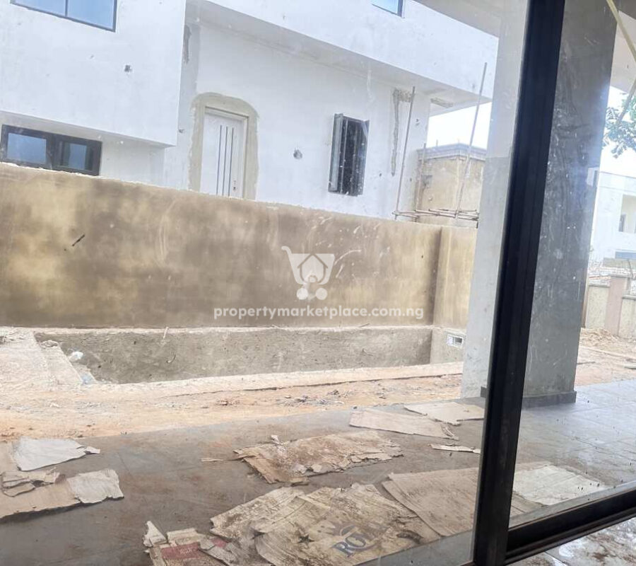 7 bedroom detached duplex with 2 rooms Bq