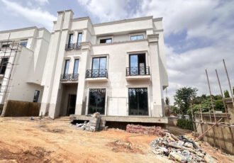 7 bedroom detached duplex with 2 rooms Bq