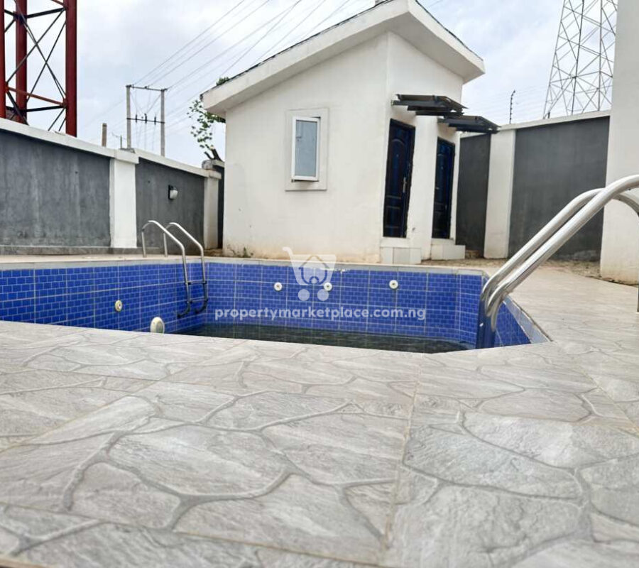 4 bedroom terrace duplex with Bq