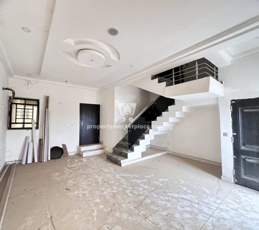 4 bedroom terrace duplex with Bq