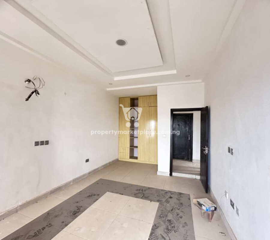 4 bedroom terrace duplex with Bq