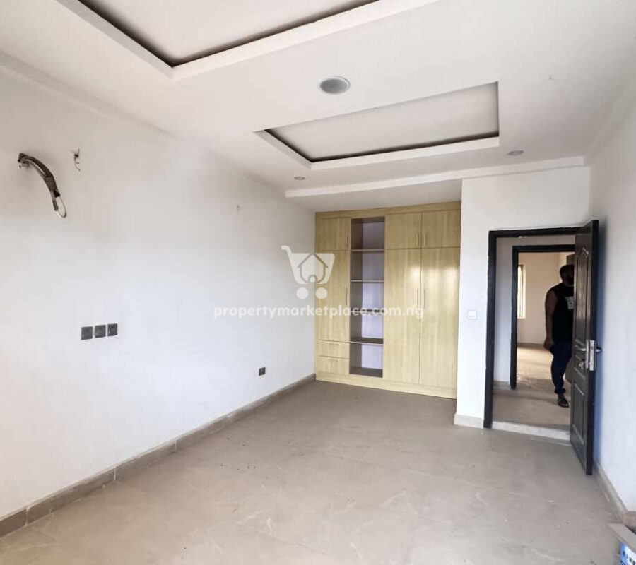 4 bedroom terrace duplex with Bq
