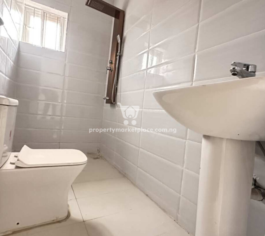 4 bedroom terrace duplex with Bq