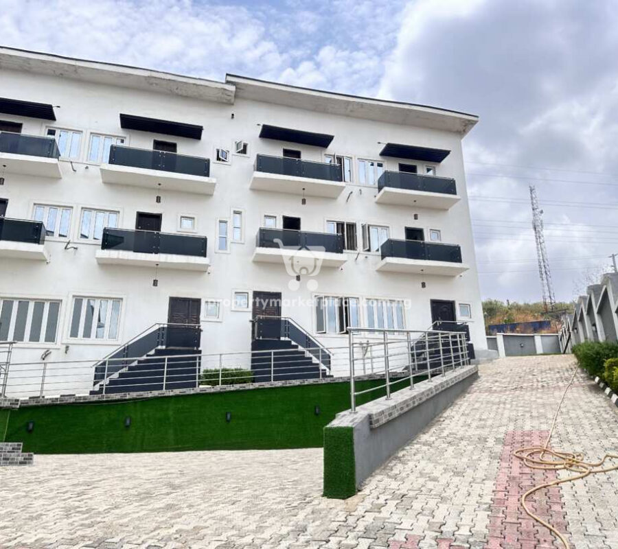 4 bedroom terrace duplex with Bq
