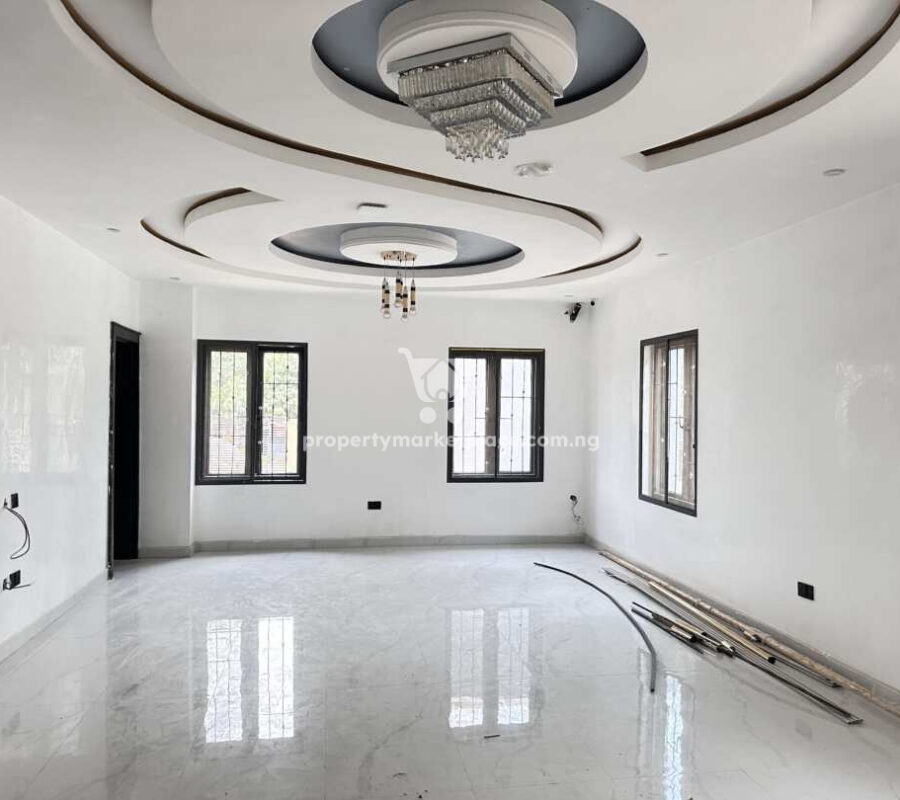 Luxurious & solidly built 5 bedroom detached duplex with Bq