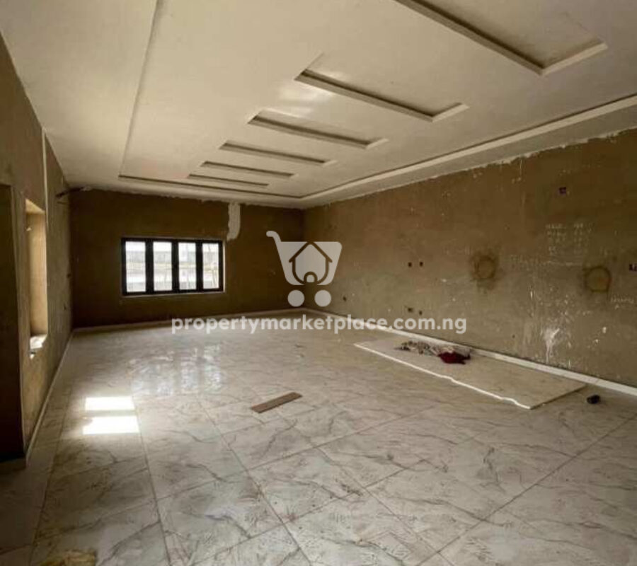 7 bedroom detached duplex with a room Bq