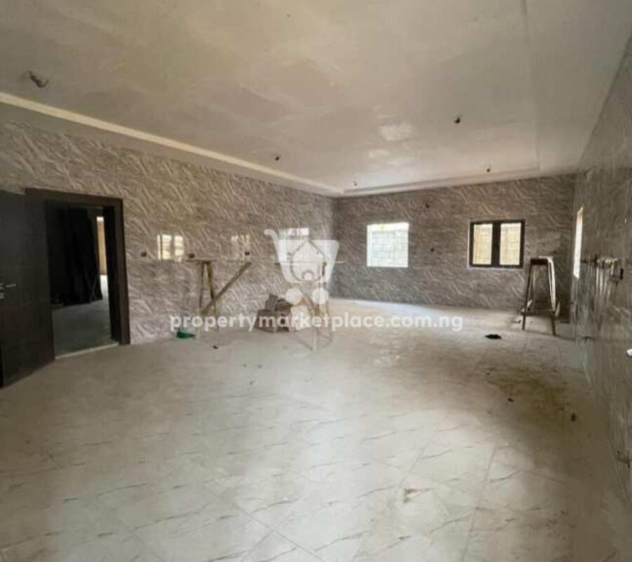 7 bedroom detached duplex with a room Bq