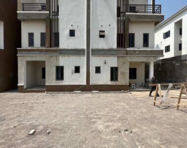 4 bedroom semi detached duplex with Bq