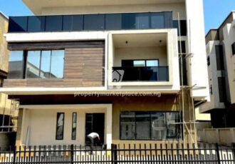 Superbly finished & luxurious 6 bedroom detached duplex