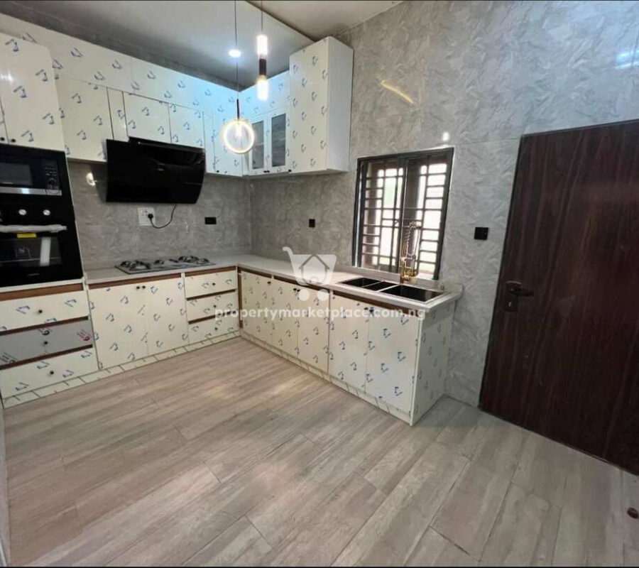 Luxurious 4 bedroom terrace duplex in a nice area