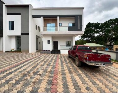 Luxurious 4 bedroom terrace duplex in a nice area