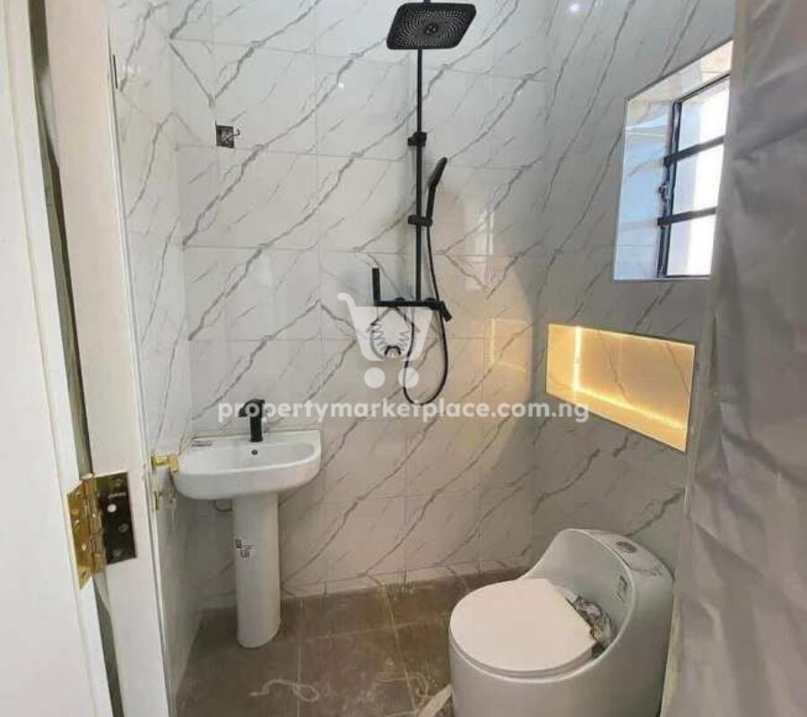Luxury 4 bedroom semi detached duplex with Bq