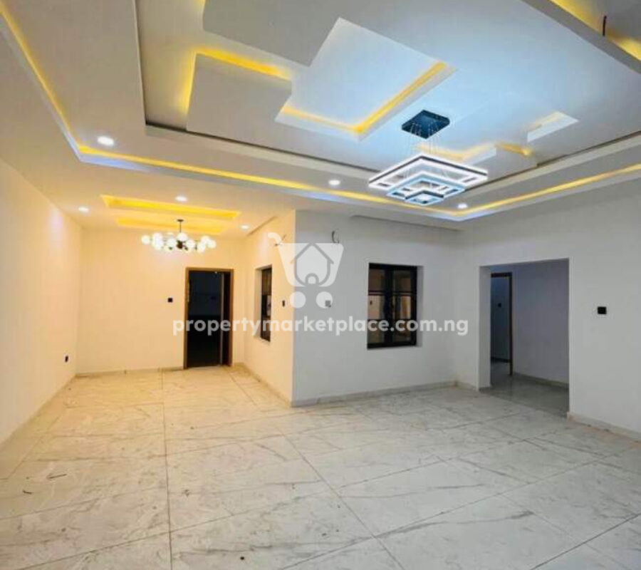 Exotic 5 bedroom terrace duplex + Bq in an estate
