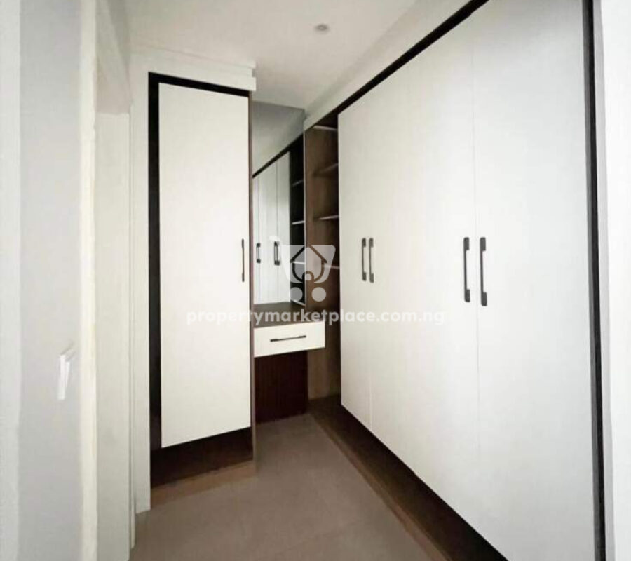 Smart 4 bedroom terrace duplex with Bq