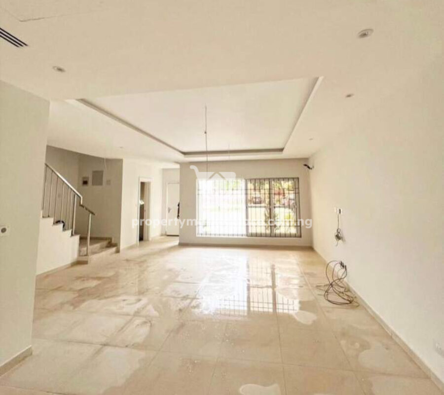 Smart 4 bedroom terrace duplex with Bq