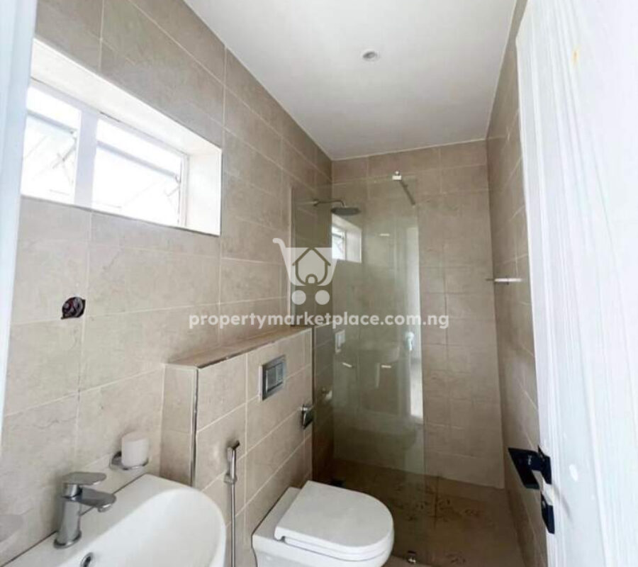 Smart 4 bedroom terrace duplex with Bq
