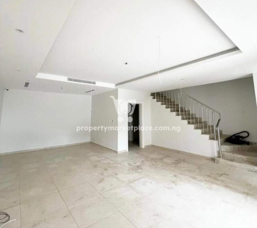 Smart 4 bedroom terrace duplex with Bq