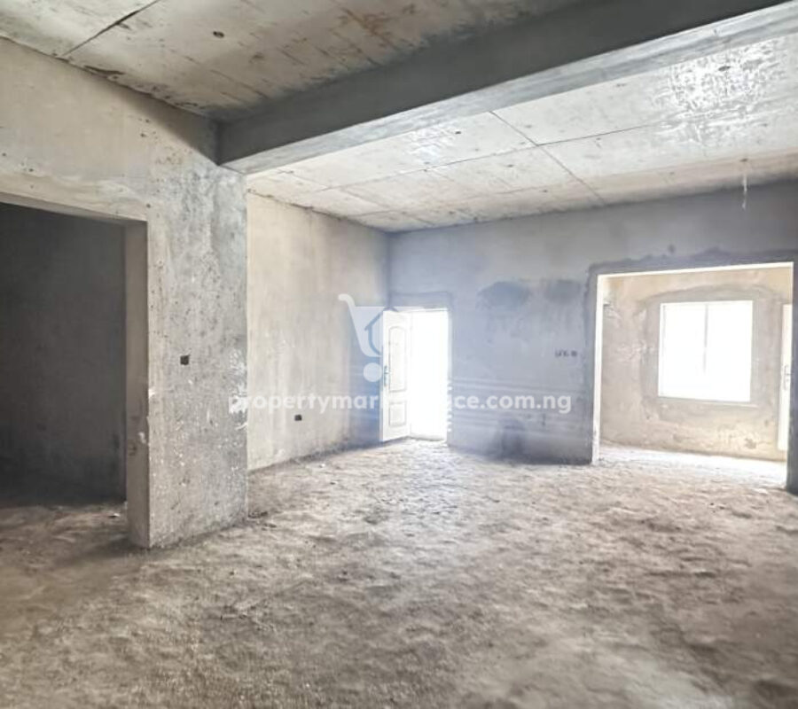 Solidly built & luxurious 3 bedroom flat with Bq