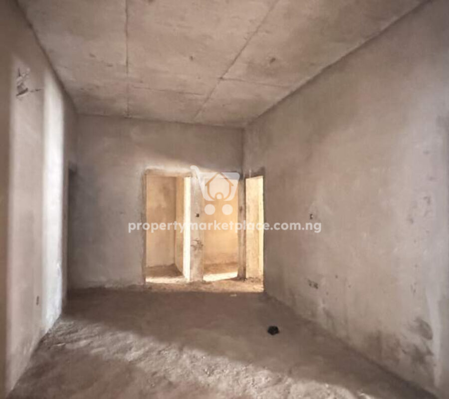 Solidly built & luxurious 3 bedroom flat with Bq