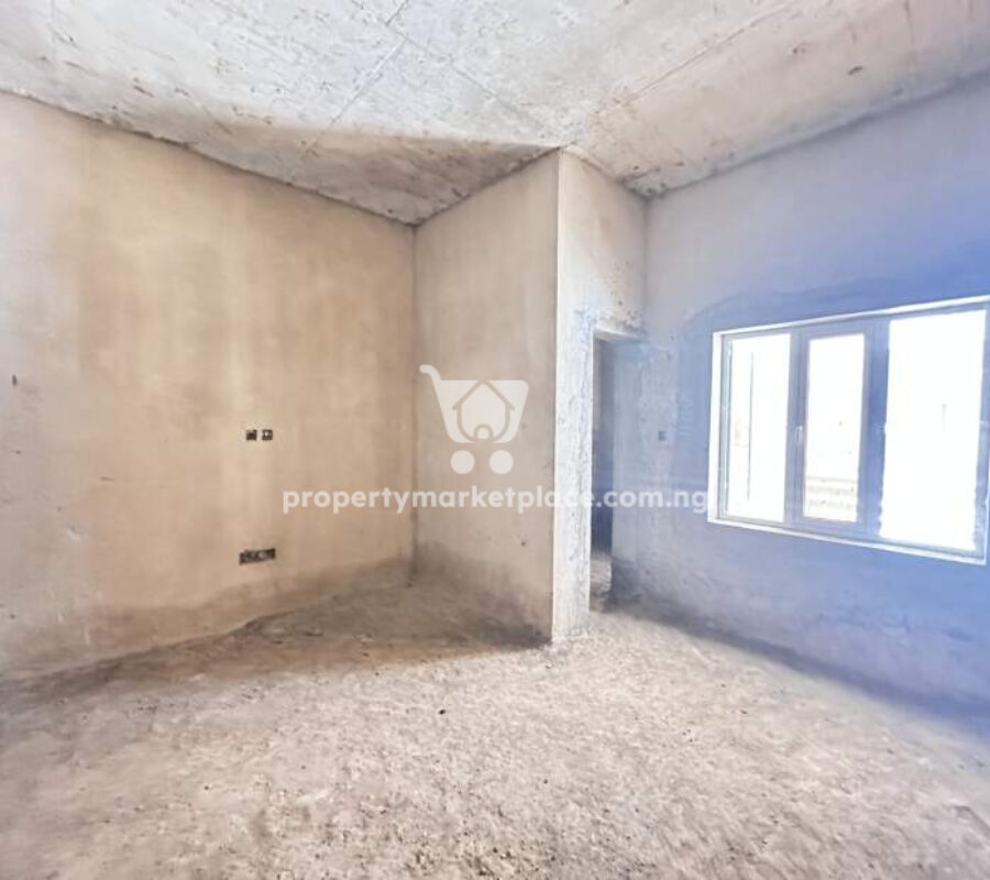 Solidly built & luxurious 3 bedroom flat with Bq
