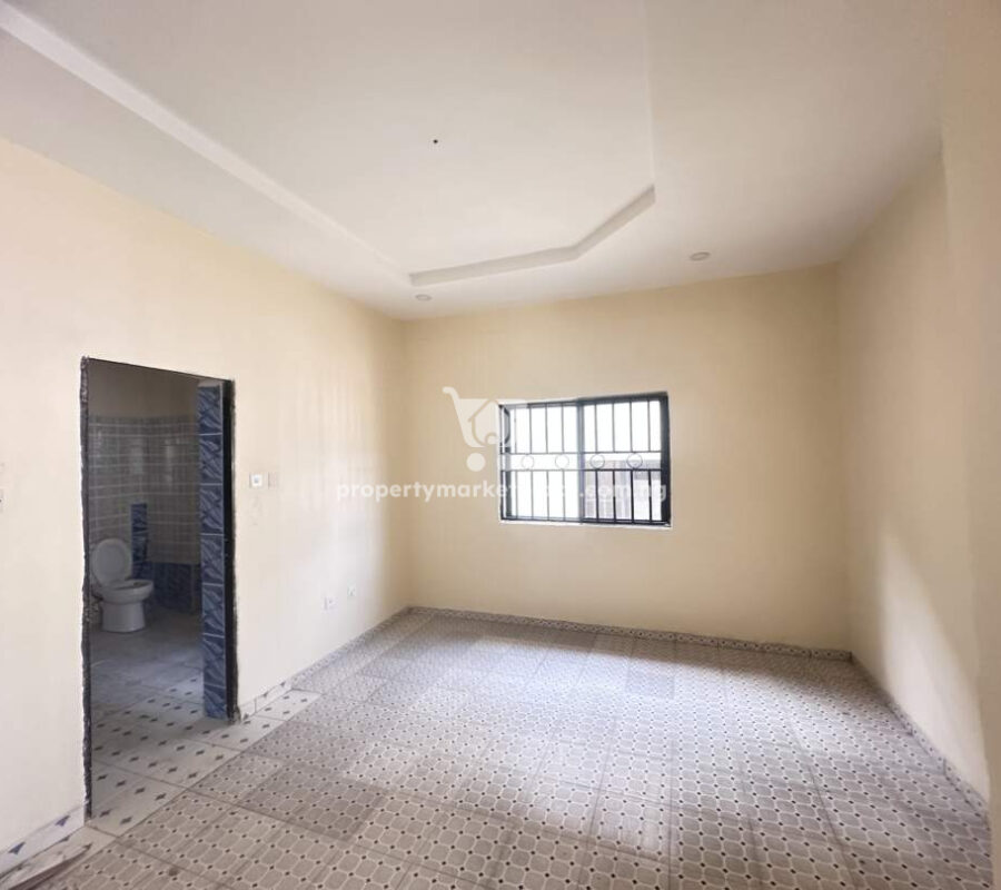 6 units of 4 bedrooms terrace duplexes with boys quarters