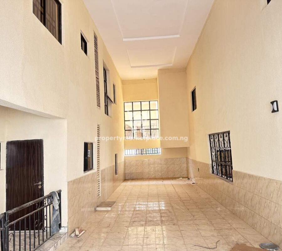 6 units of 4 bedrooms terrace duplexes with boys quarters