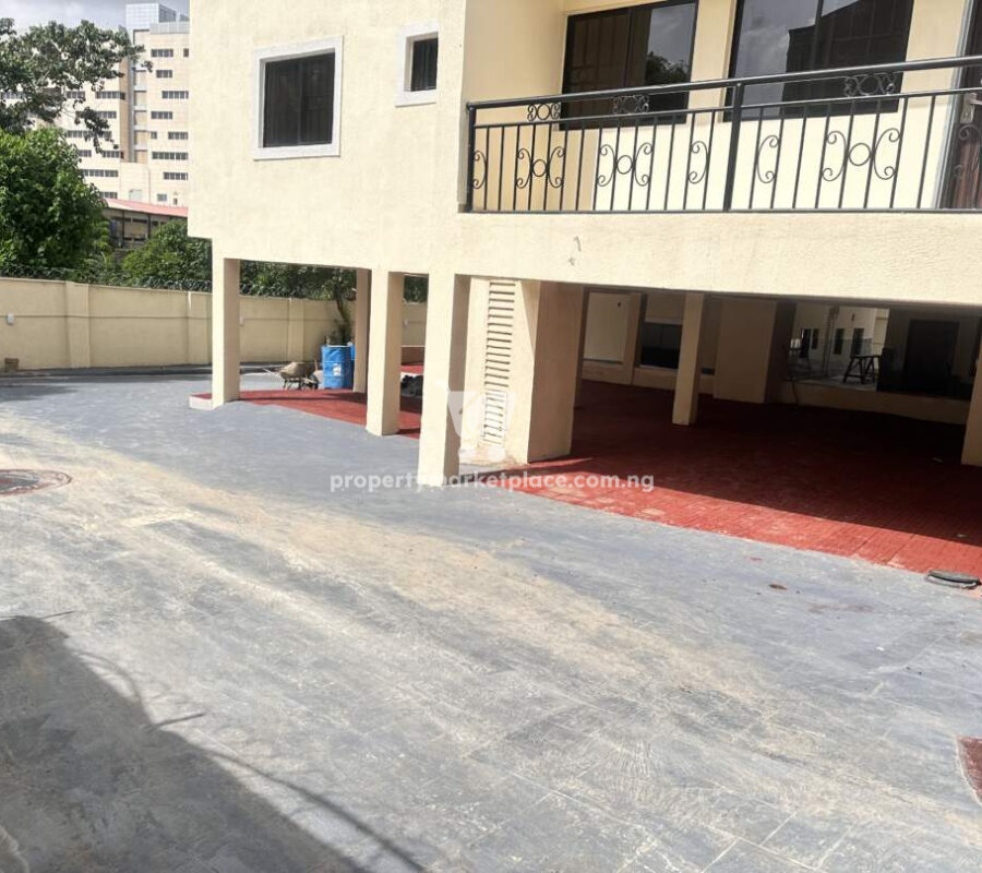 6 units of 4 bedrooms terrace duplexes with boys quarters