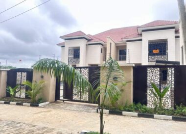 5 bedroom semi detached duplex + Bq in a private compound