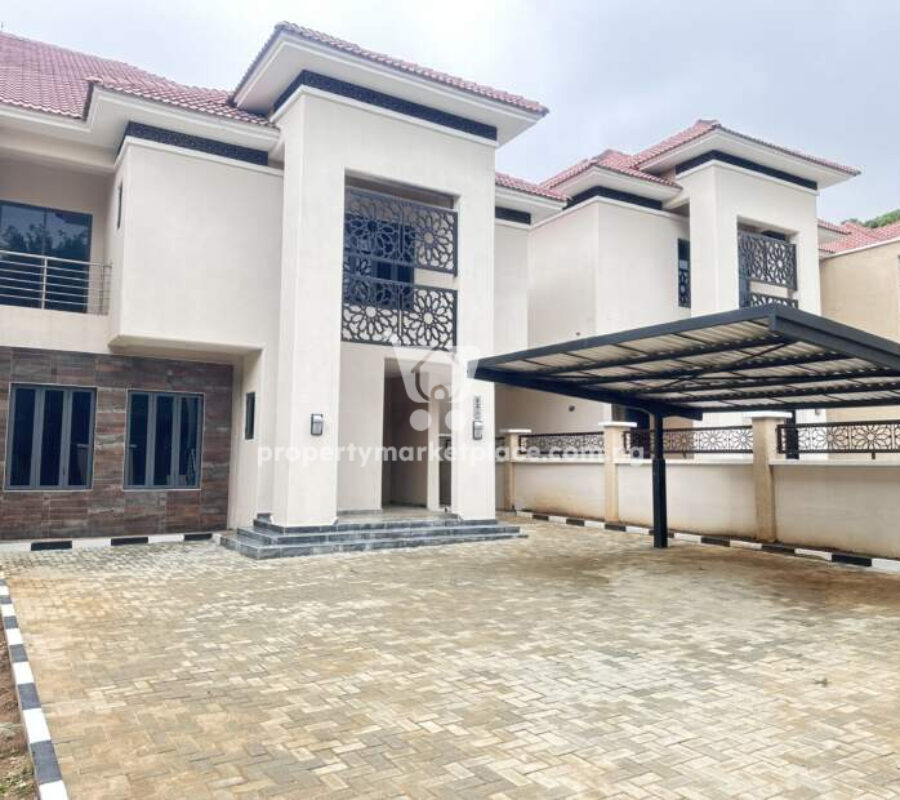 5 bedroom semi detached duplex + Bq in a private compound