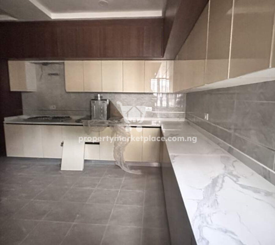 5 bedroom semi detached duplex + Bq in a private compound