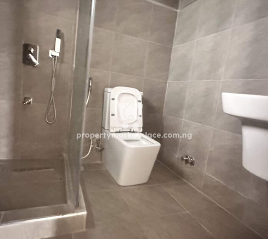 5 bedroom semi detached duplex + Bq in a private compound