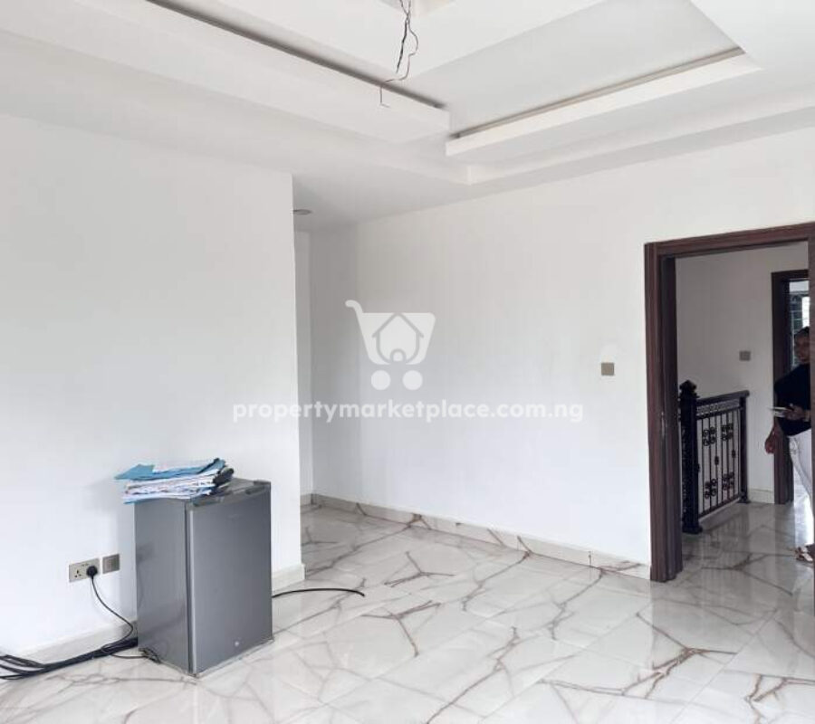 Luxurious & nicely finished 4 bedroom terrace duplex with Bq