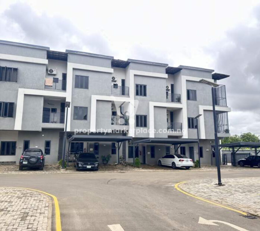 Luxurious 4 bedroom terrace duplex with Bq in a nice estate