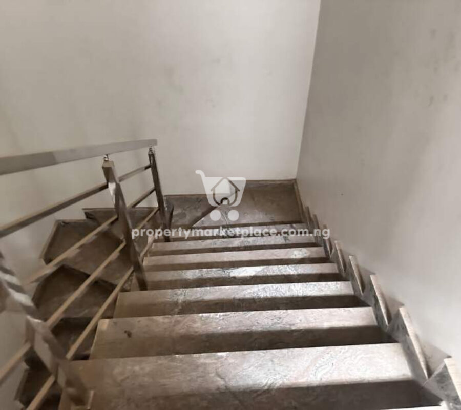 Luxurious 4 bedroom terrace duplex with Bq in a nice estate