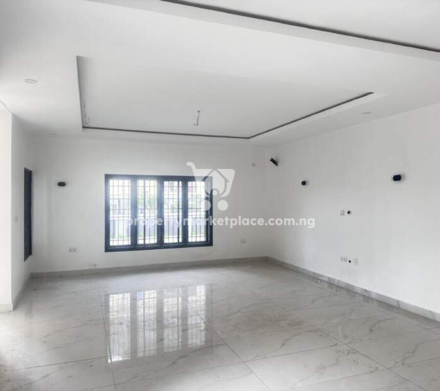 Exquisitely finished 4 bedroom terrace duplex with Bq