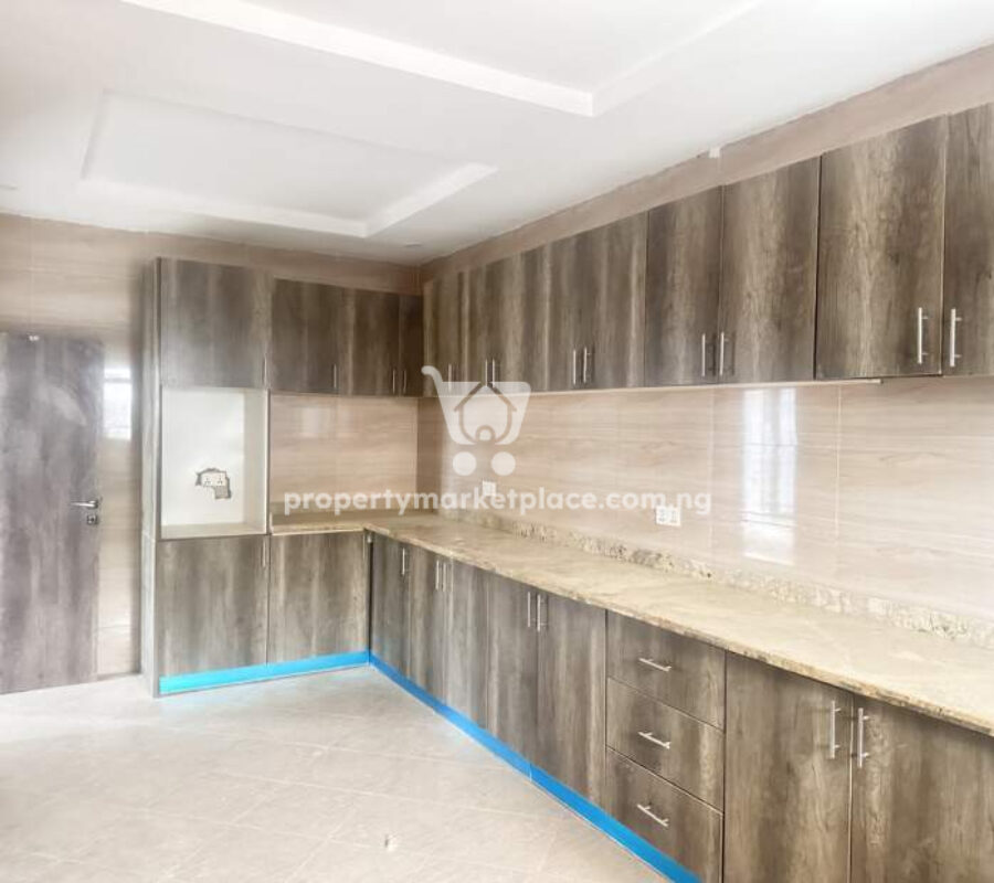 Exquisitely finished 4 bedroom terrace duplex with Bq