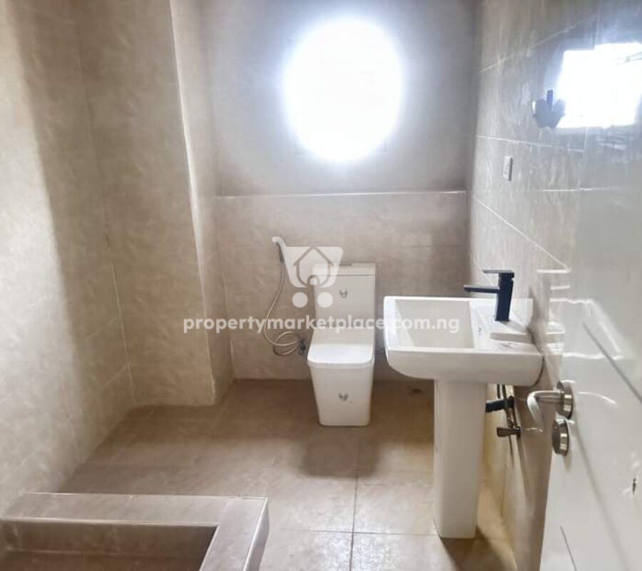 Exquisitely finished 4 bedroom terrace duplex with Bq