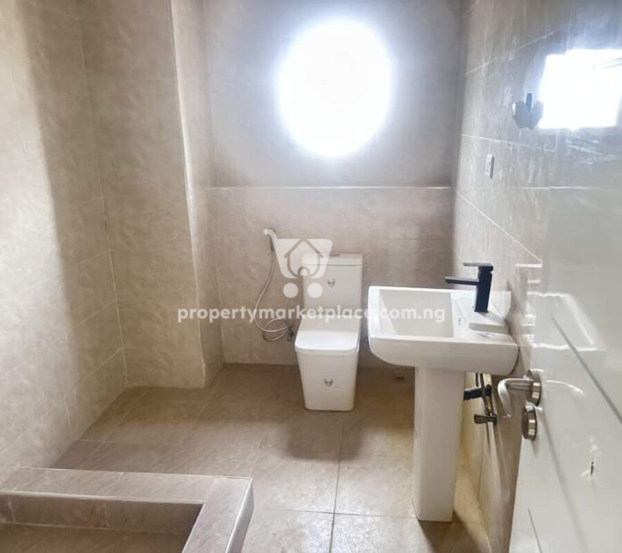 Exquisitely finished 4 bedroom terrace duplex with Bq