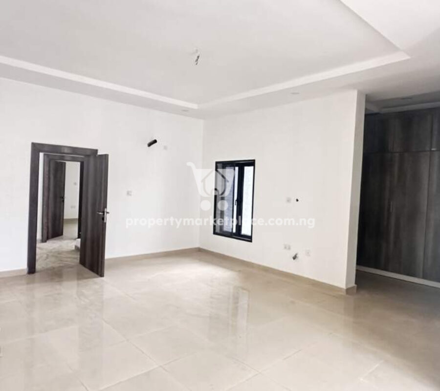 Exquisitely finished 4 bedroom terrace duplex with Bq