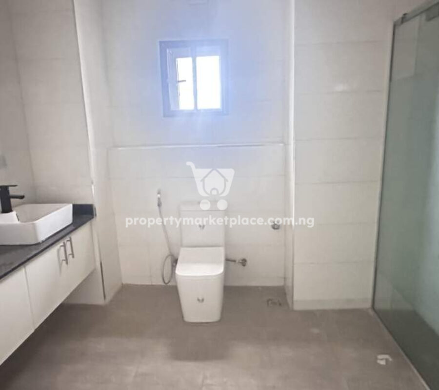 Exquisitely finished 4 bedroom terrace duplex with Bq