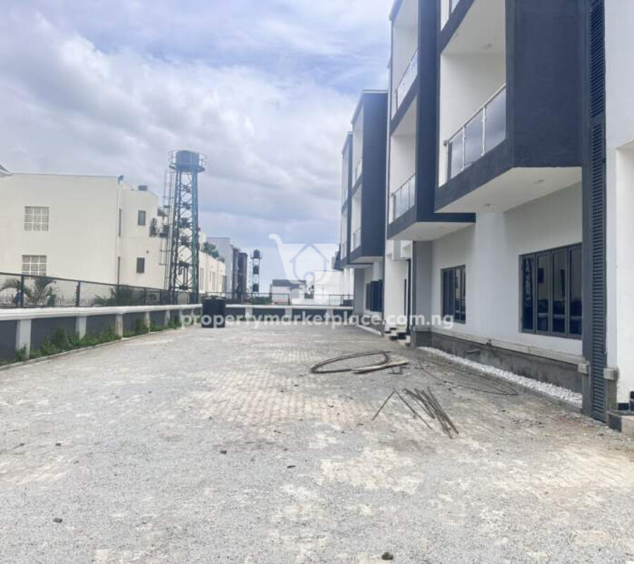 Exquisitely finished 4 bedroom terrace duplex with Bq