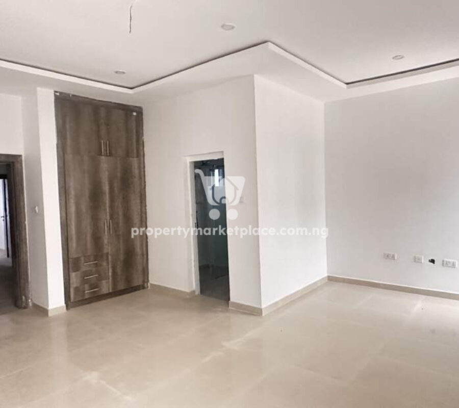 Luxurious & nicely finished 5 bedroom terrace duplex with Bq